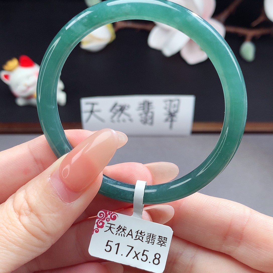 翡翠手镯（圆镯）未镶嵌