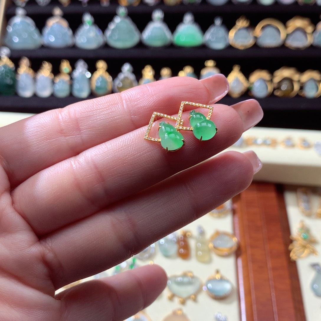 翡翠颈饰18K金镶嵌-*.翡翠