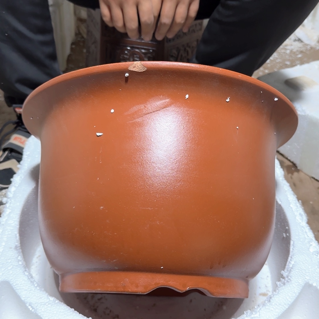 紫砂花盆口径30高度18瑕疵