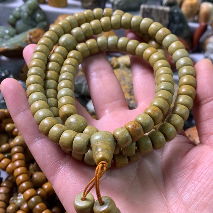 未镶嵌岫岩河磨玉（透闪石质玉）把件南*