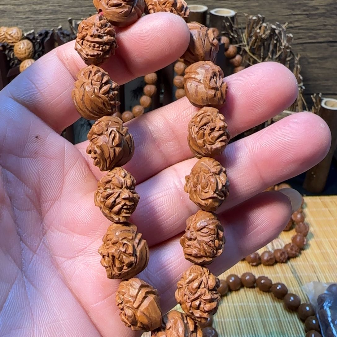 纯手工雕刻龙纹桃核吞噬恶僧一物一图