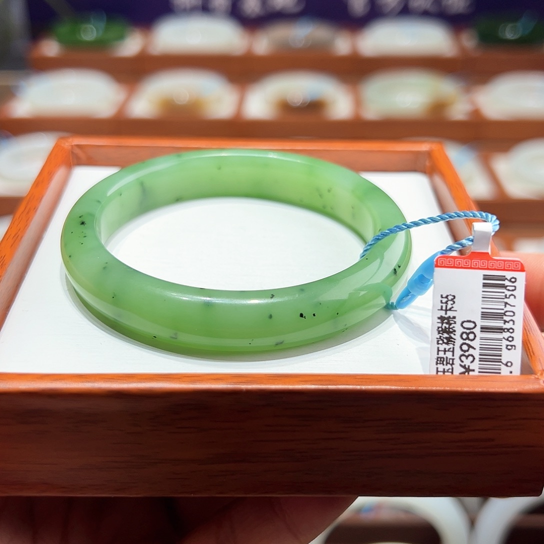 和田玉未镶嵌手镯55