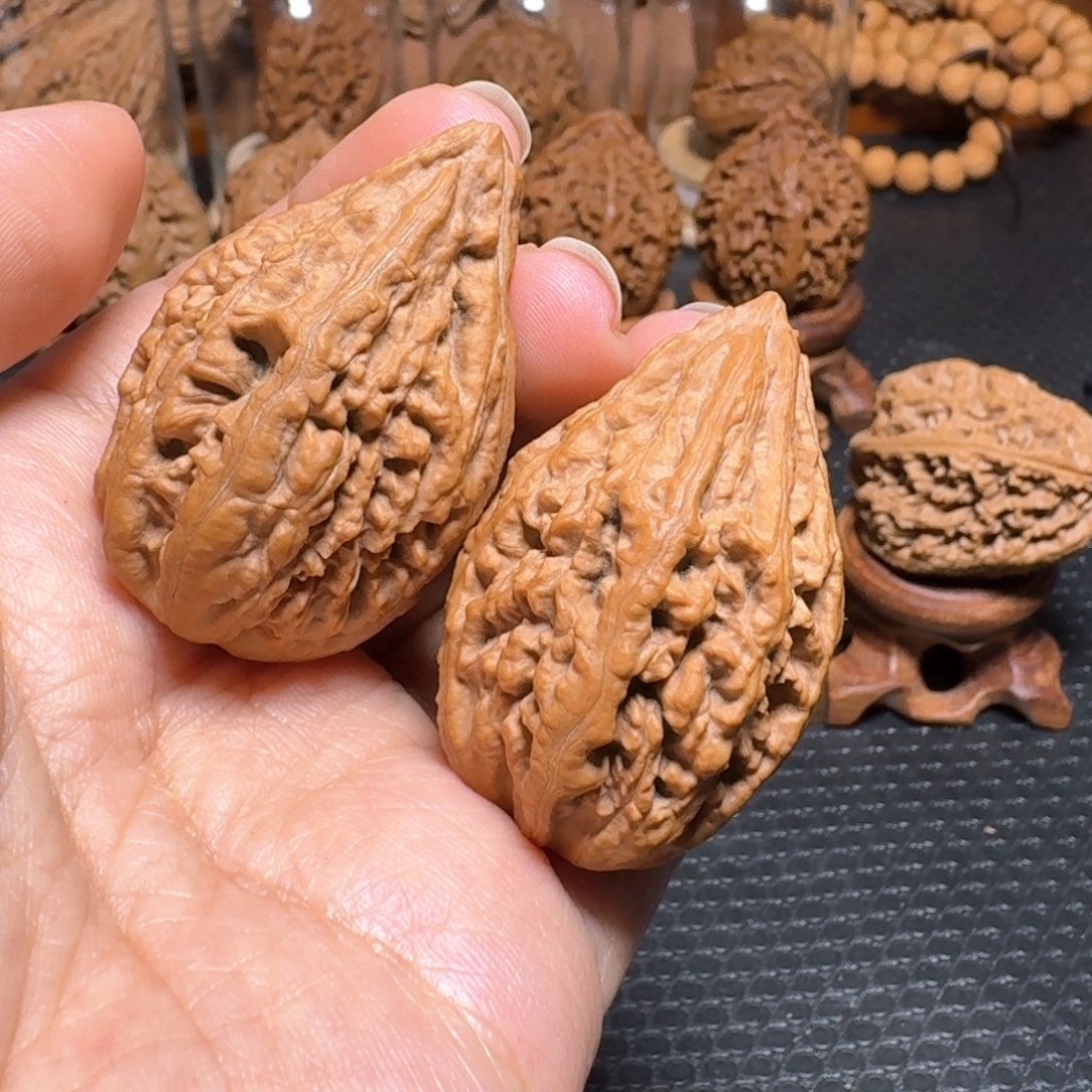 文玩核桃把件蚂蚁奶瓶