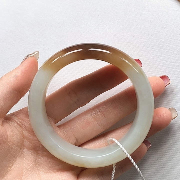 和田玉（糖玉）手镯未镶嵌糖白