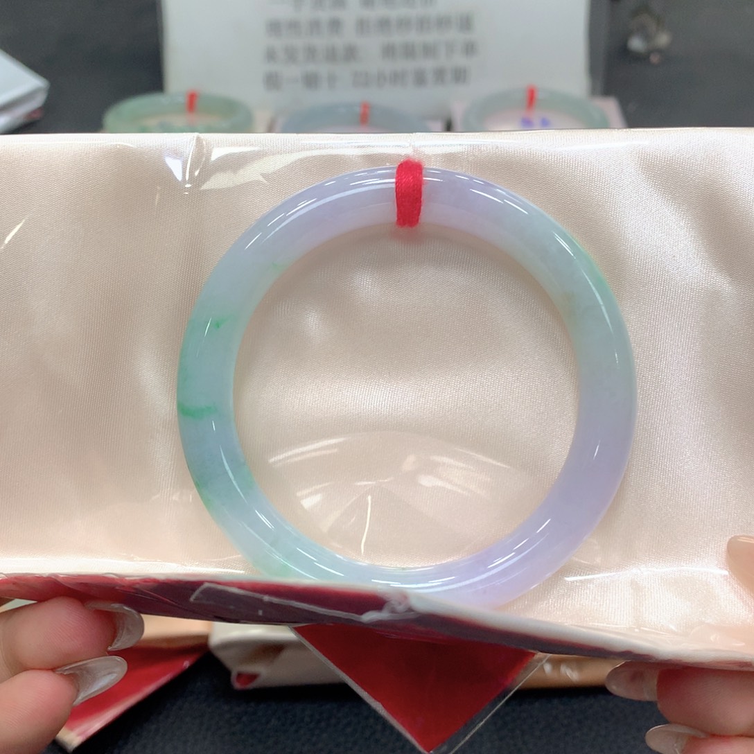 哈***卡翡翠未镶嵌手镯56圆