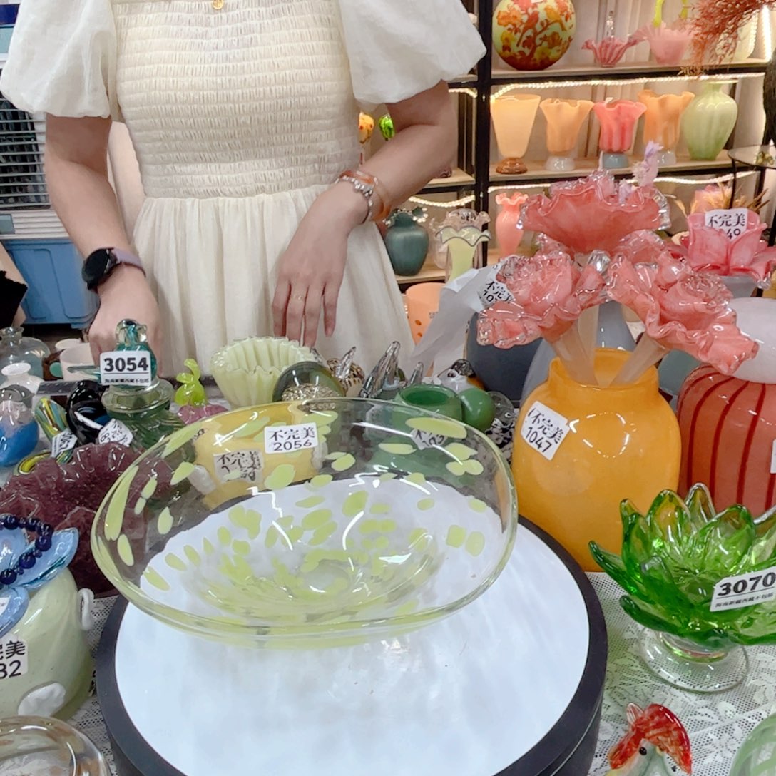 2056 琉璃花瓶摆件不完美