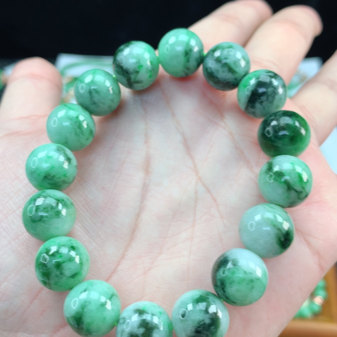 翡翠手链未镶嵌翡翠