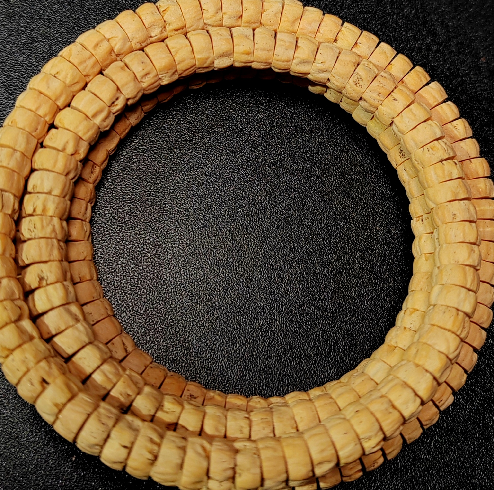 一款热振黄油皮极规整大尺寸药片，皮质细腻高油高密，盘玩玉化快