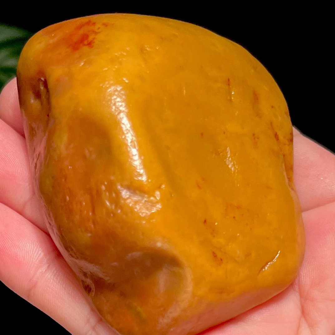 造形饱满田味十足田黄料原石 重166.2克7.1/5.8/3.3cm
