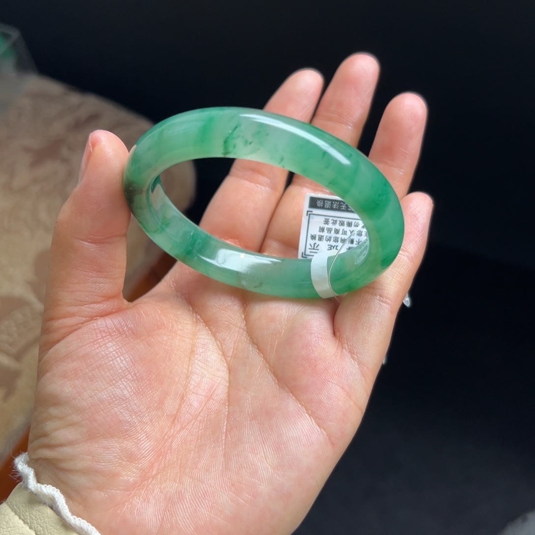 石英质玉未镶嵌手镯非洲翠5556