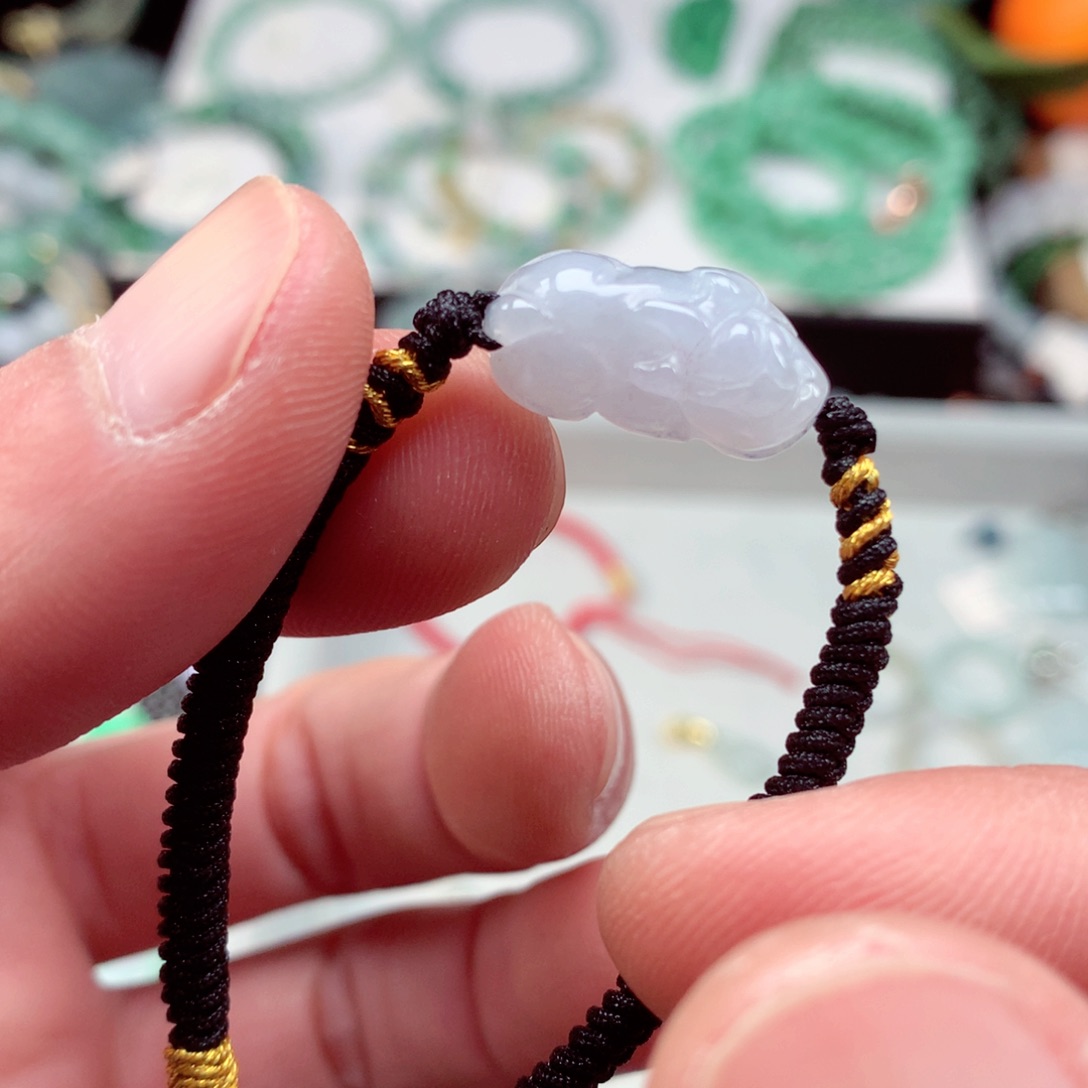 翡翠颈饰未镶嵌翡翠吊坠