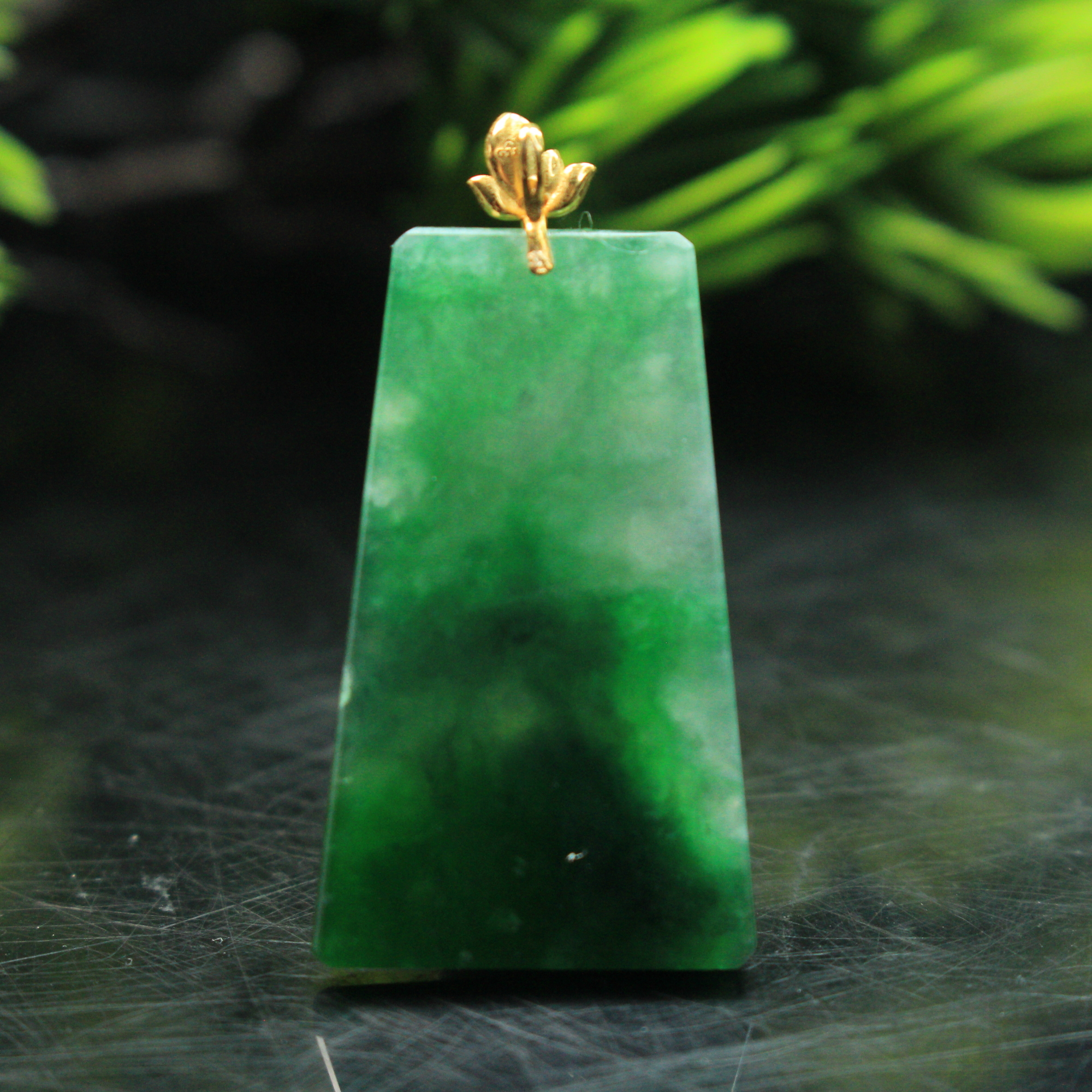 ZB46天然缅甸翡翠A货冰辣绿无事牌吊坠/200187嘉禾臻宝拍卖