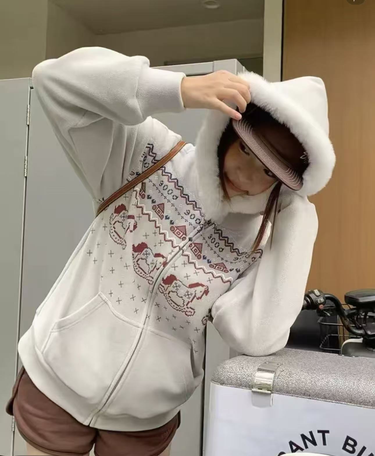 美好灰色费尔岛带毛领连帽卫衣外套