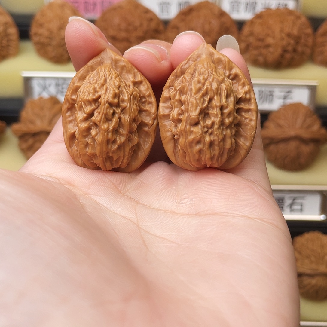 文玩核桃吊坠大红袍手捻