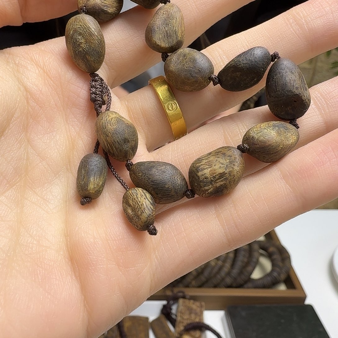 哆***哆沉香碎屑沉香沉水树钉单圈8克➕