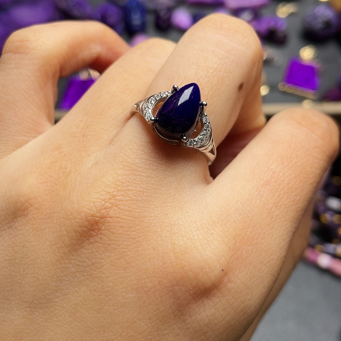 银S925镶嵌苏纪石（舒俱来）戒指