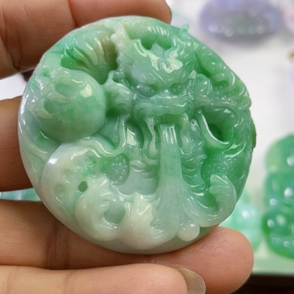 【闪购商品】翡翠吊坠(不含链)未镶嵌天然翡翠吊坠