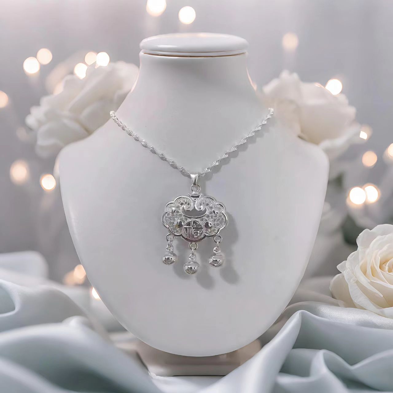 坠链均足银  足银s9999 锁包项链