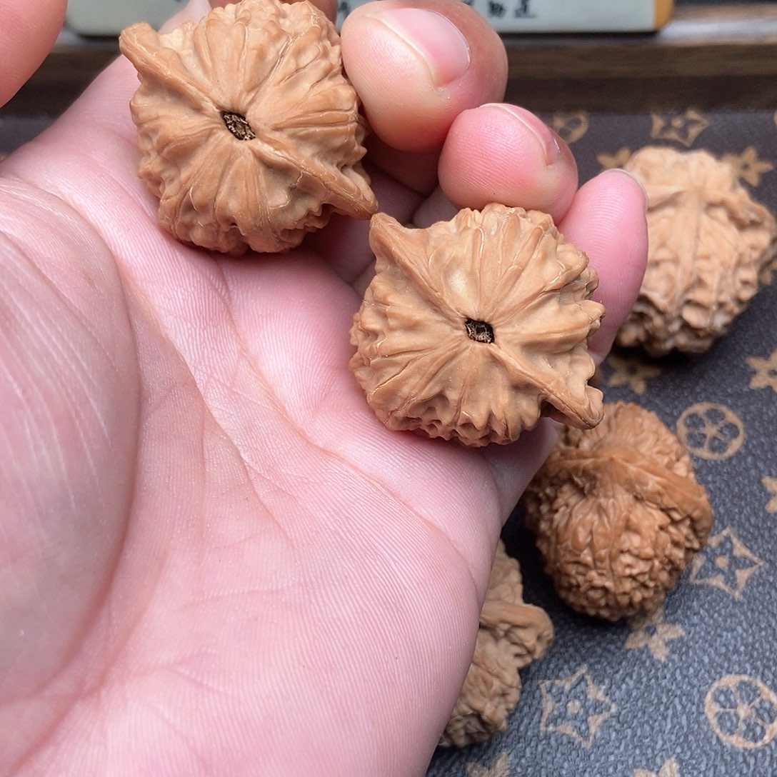 文玩核桃吊坠公子帽