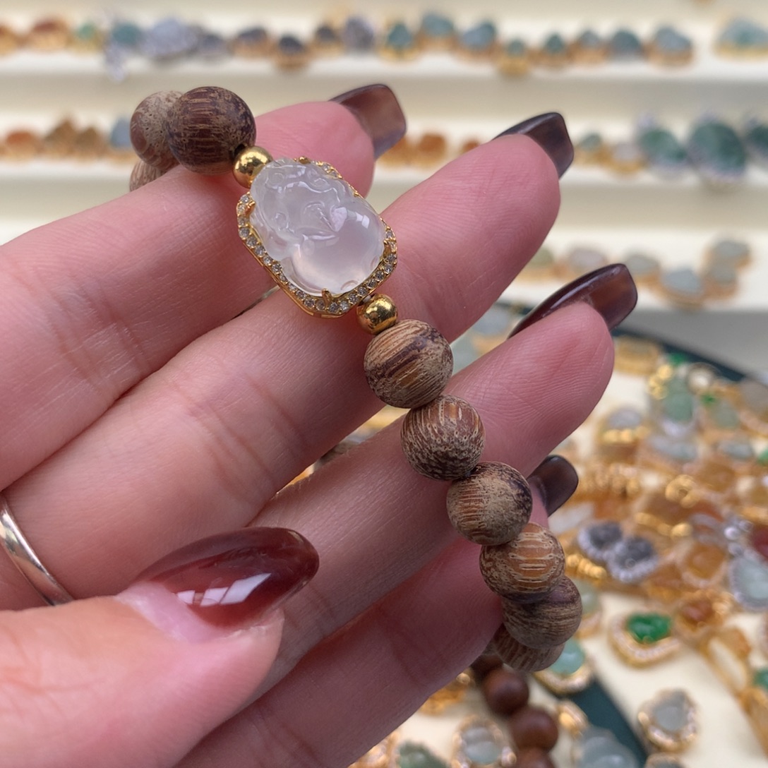 翡翠银S925镶嵌颈饰貔貅