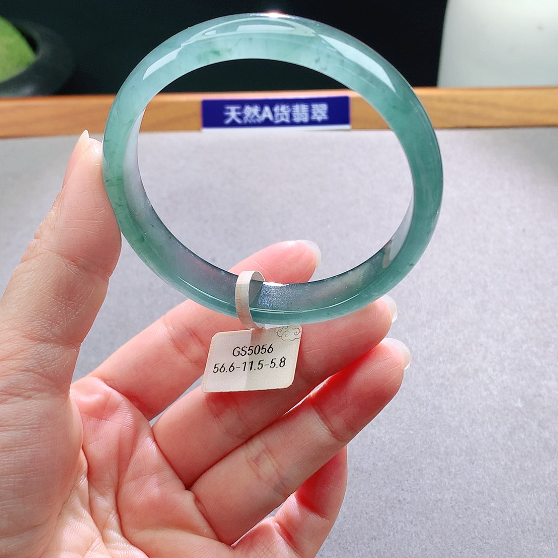 未镶嵌手镯翡翠天然翡翠手镯