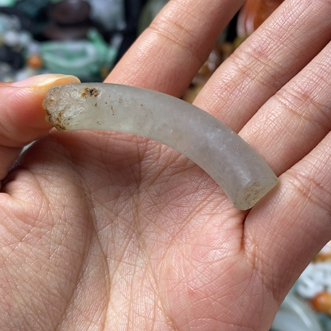 翡翠吊坠(不含链)未镶嵌坐**落