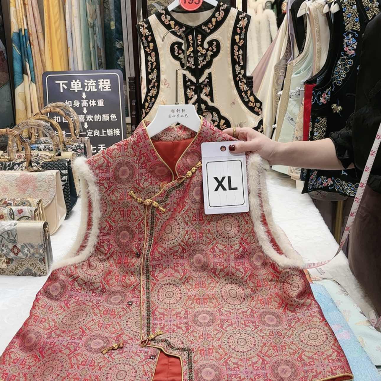 【闪购商品】F**d苏绣等艺术形式的艺术作品中