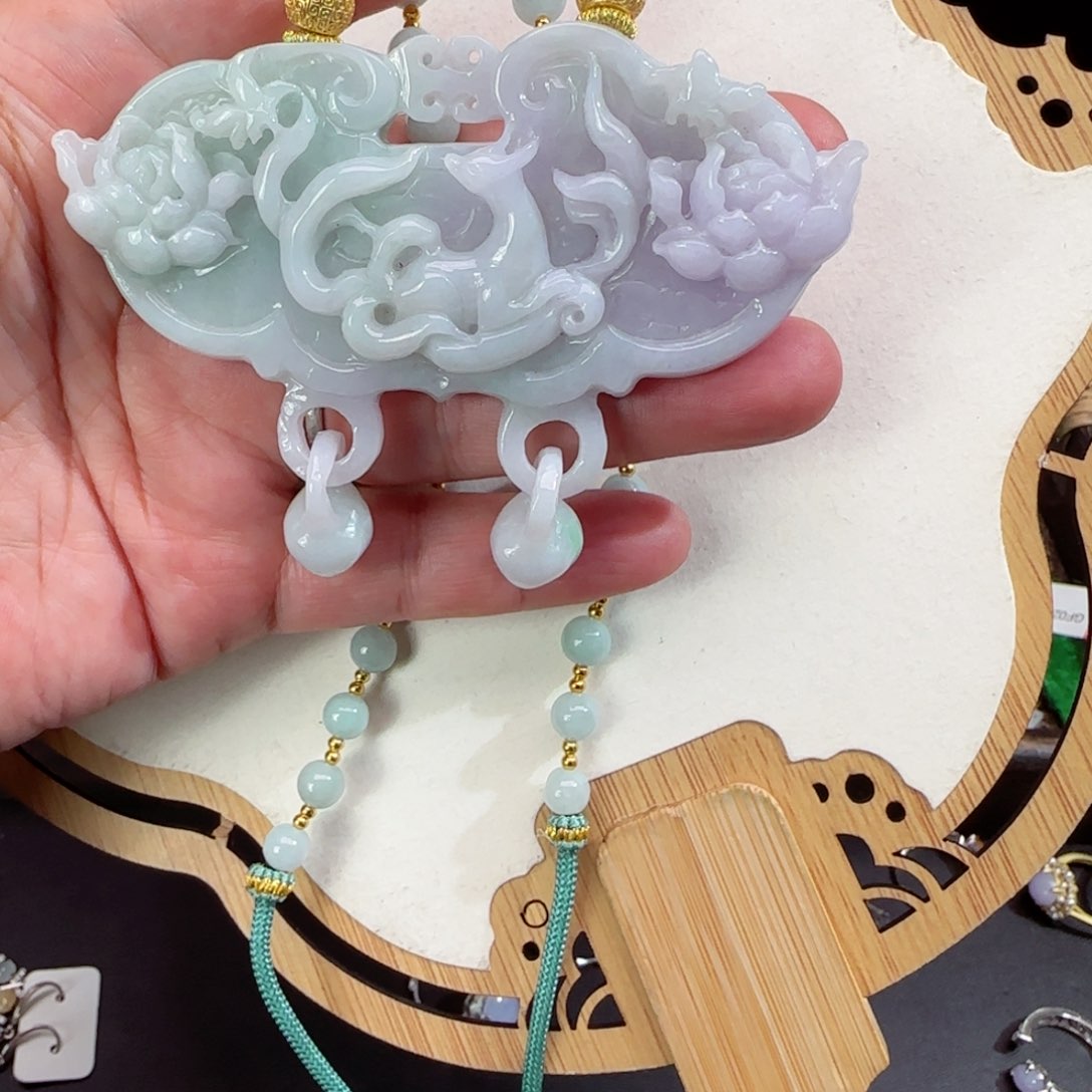 翡翠颈饰未镶嵌仿古