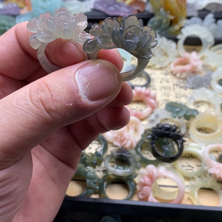 冷***蛇纹石玉合金颈饰