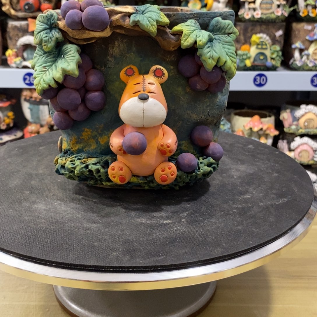 谁***谁白狐粗陶手捏花盆