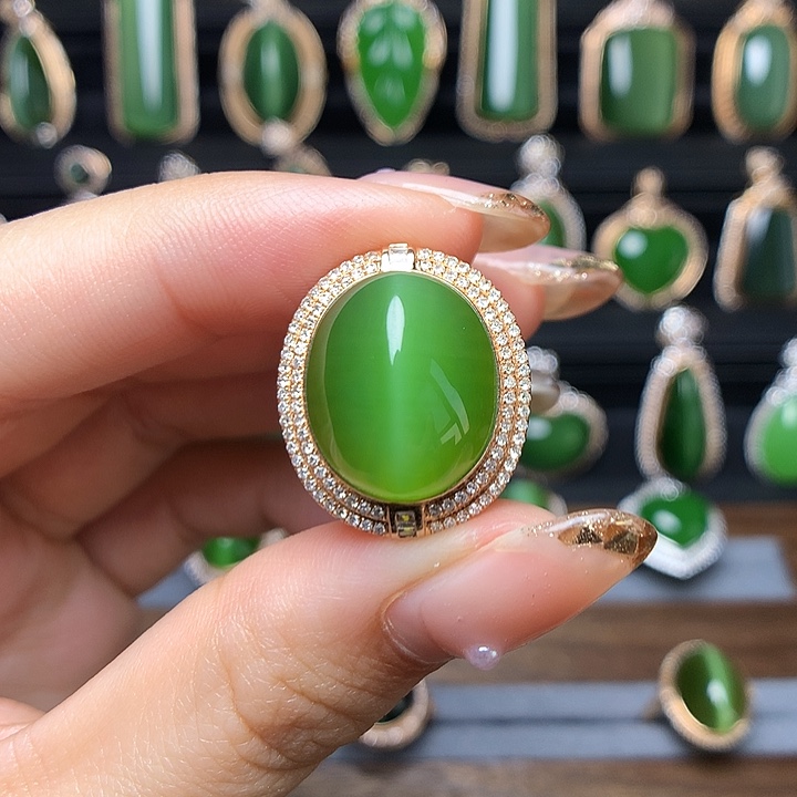 和田玉首饰18K金镶嵌