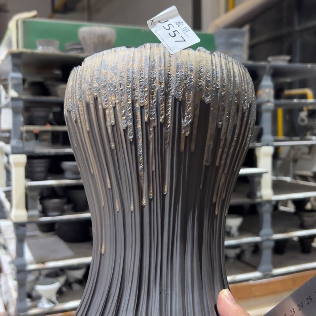 景德镇手工素里内面15.5高22瑕疵