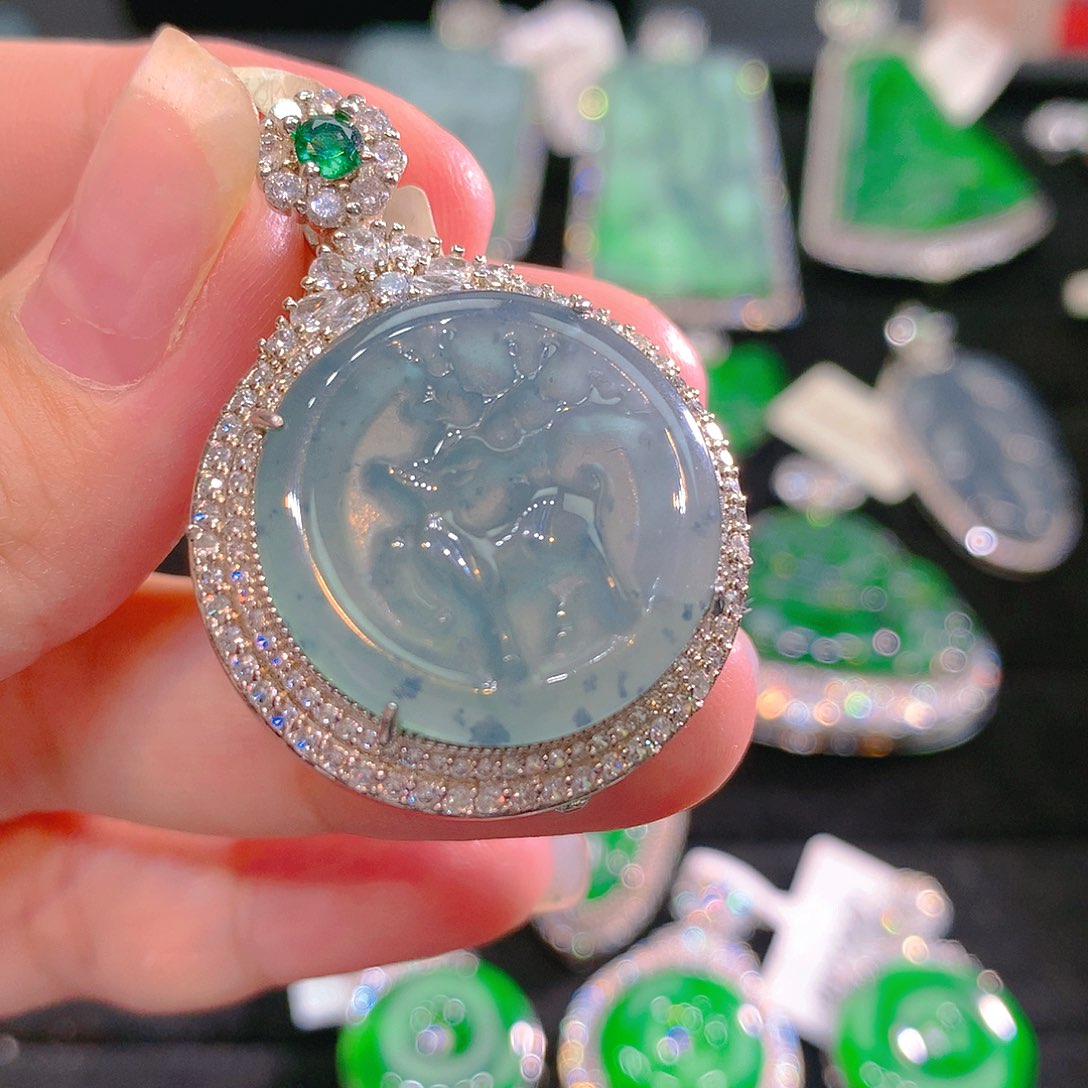 翡翠未镶嵌颈饰翡翠