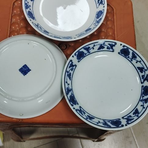 瓷片瓷片，摆件，都有微瑕疵，