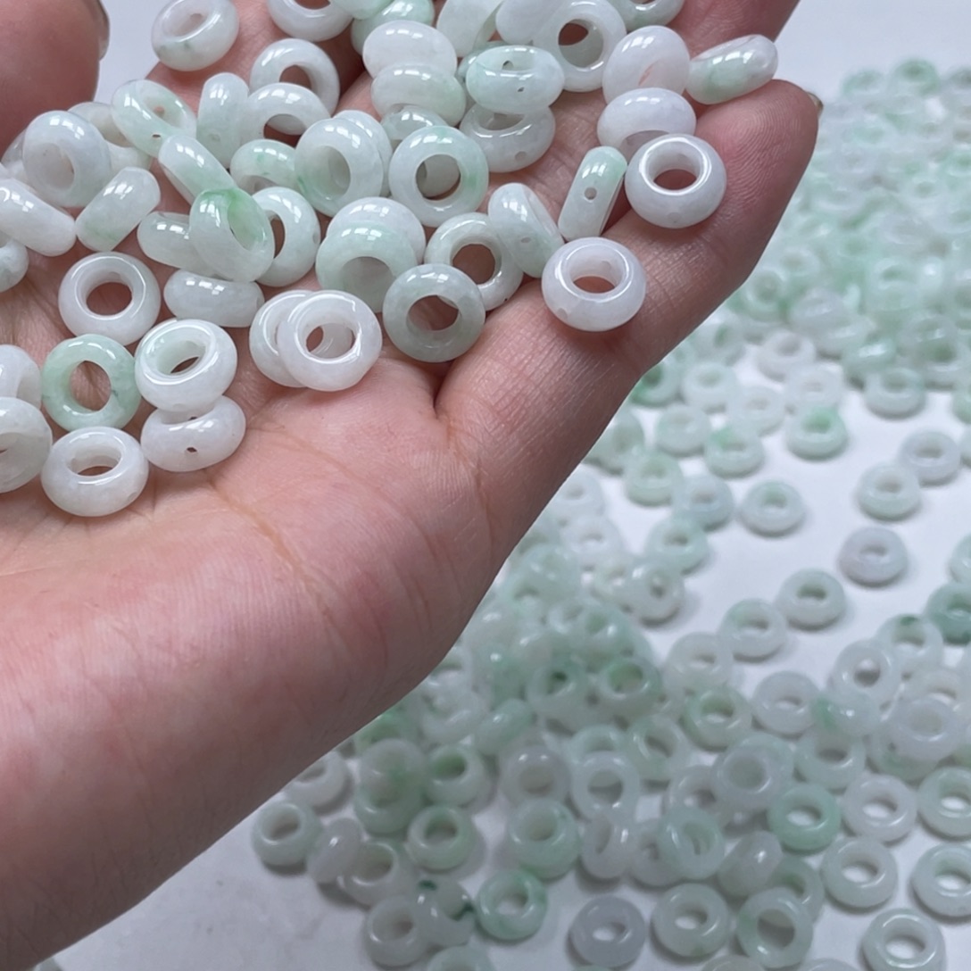 翡翠散珠翡翠吊坠