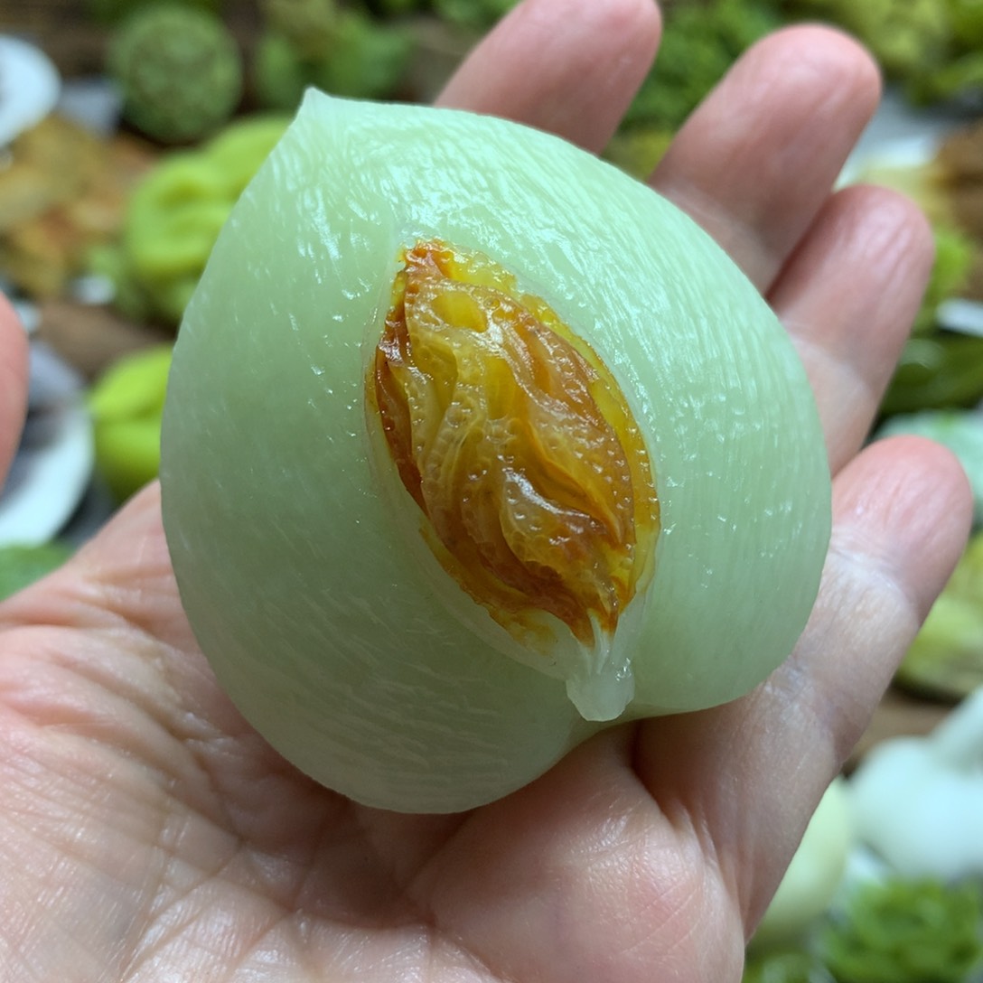 蛇纹石玉手把件未镶嵌