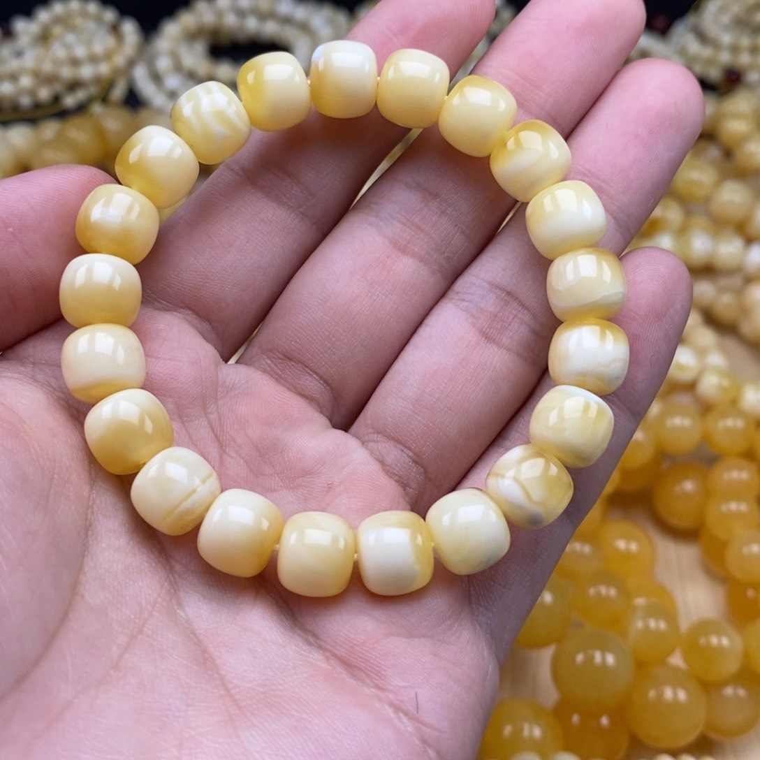 琥珀裸石未镶嵌10+俄料金白蜡精工老形手串