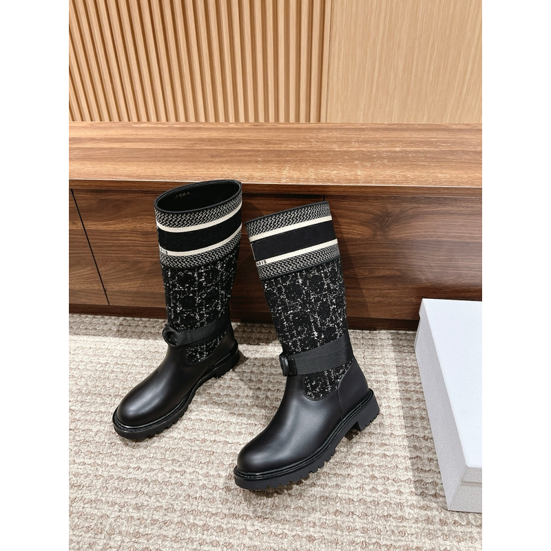 纯色女靴中跟时尚中筒马丁靴百搭粗跟耐磨厚底