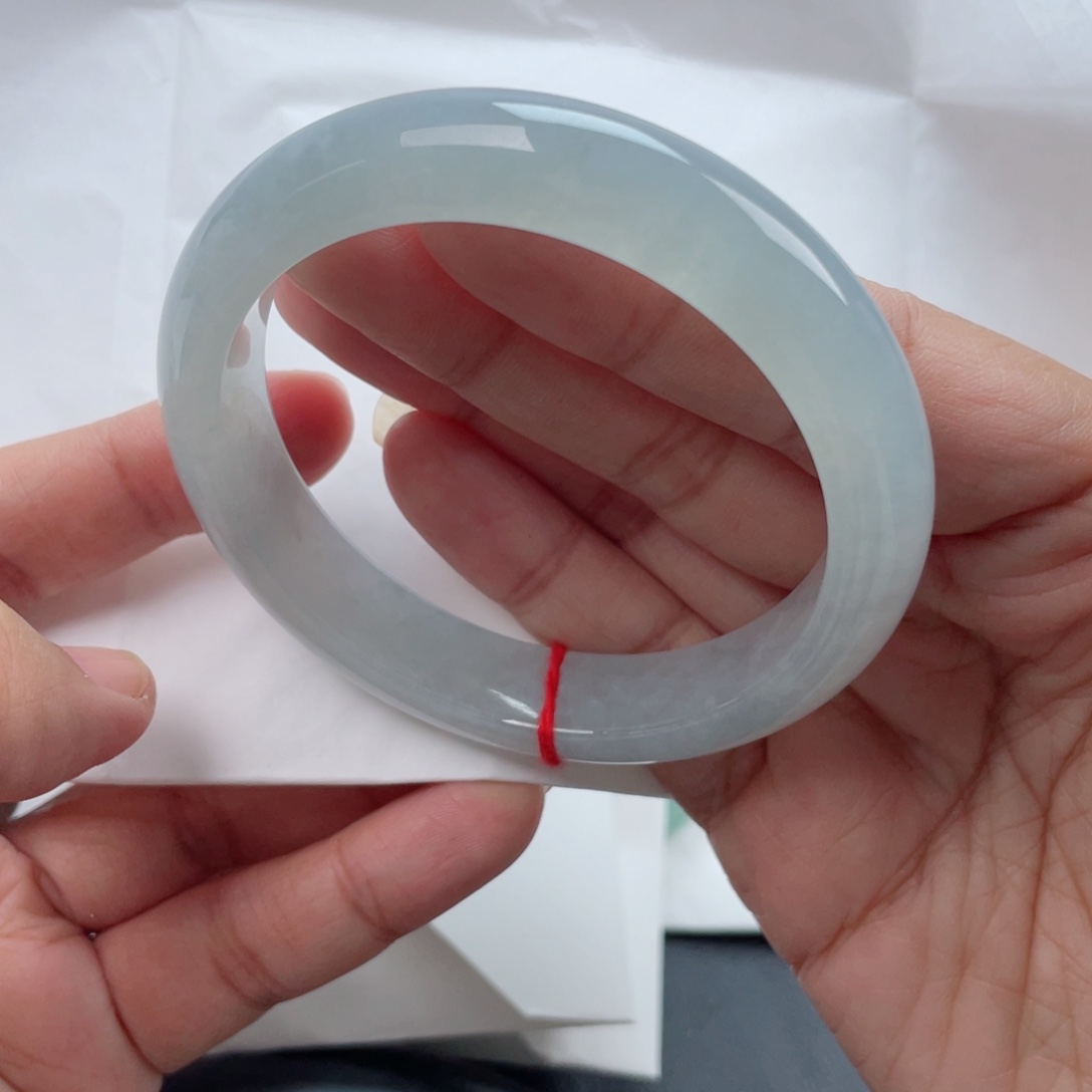 翡翠手镯未镶嵌翡翠手镯