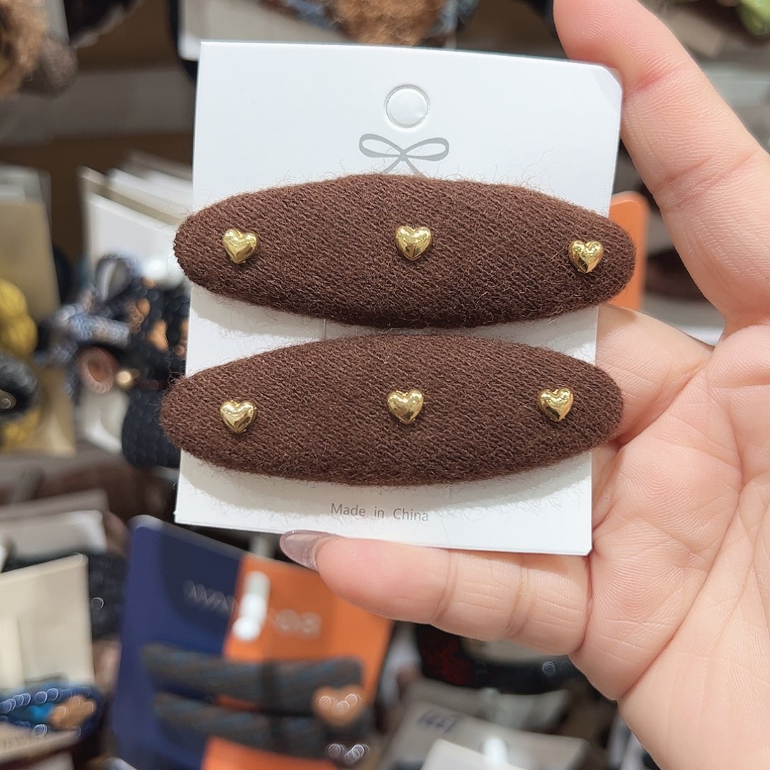 非金属咖色爱心掰掰一对