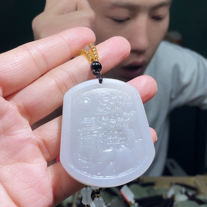 和田玉未镶嵌颈饰多样性