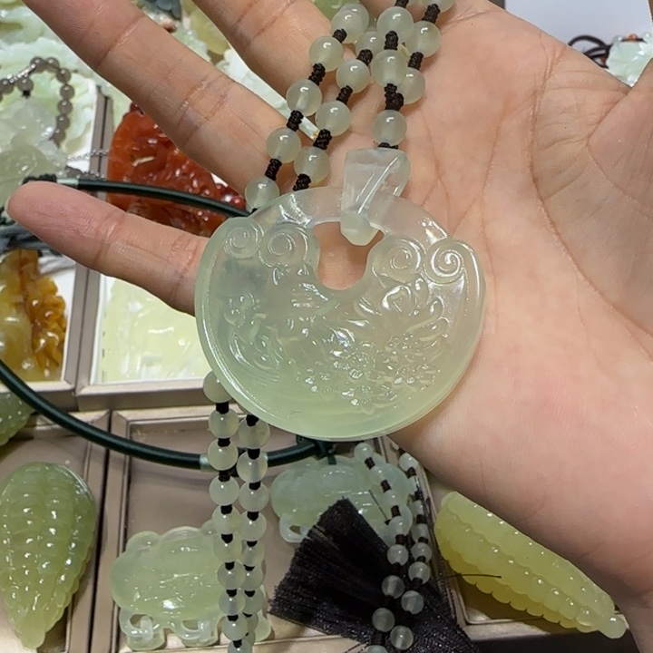 蛇纹石玉吊坠未镶嵌帝*