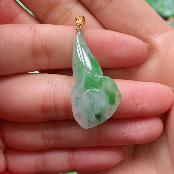 翡翠颈饰未镶嵌吊坠