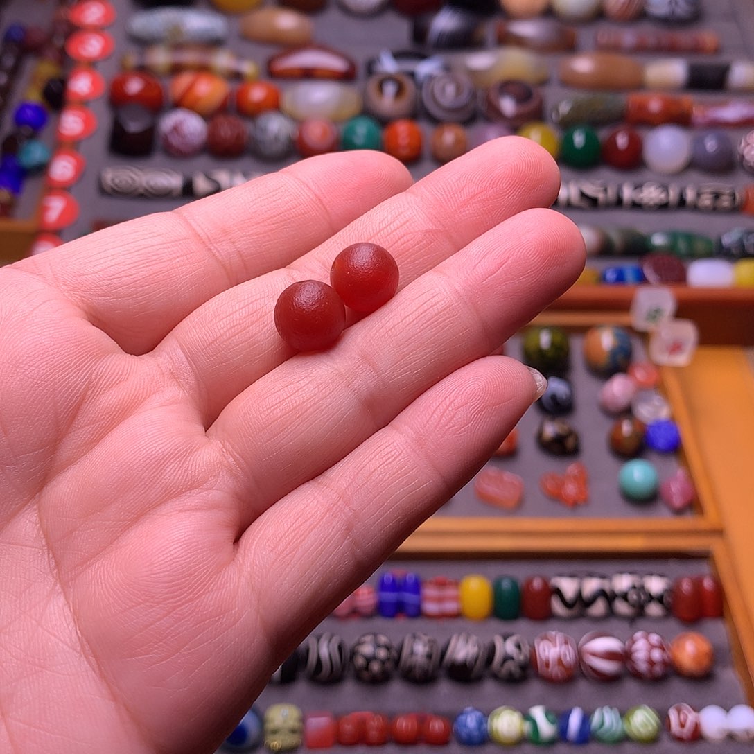 乐***遥玛瑙/玉髓未镶嵌颈饰