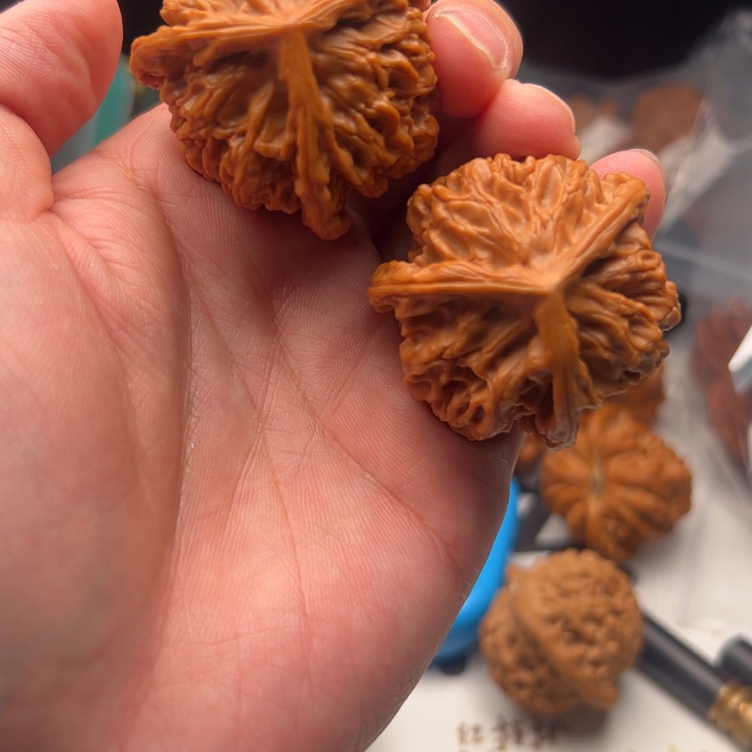 把件文玩核桃帝王3棱文玩核桃