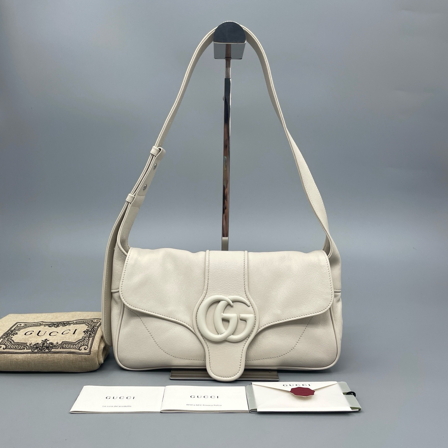 95新 GUCCI/古驰 新款Arli白色全皮黑标041 尺寸27*14 A3783