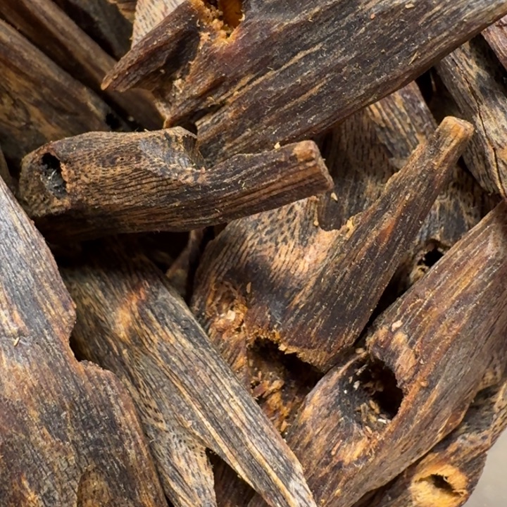 威***森沉香沉香碎屑棋楠张勺子高端树心油块料102克