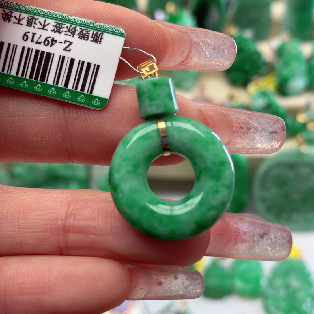 翡翠颈饰18K金镶嵌翡翠