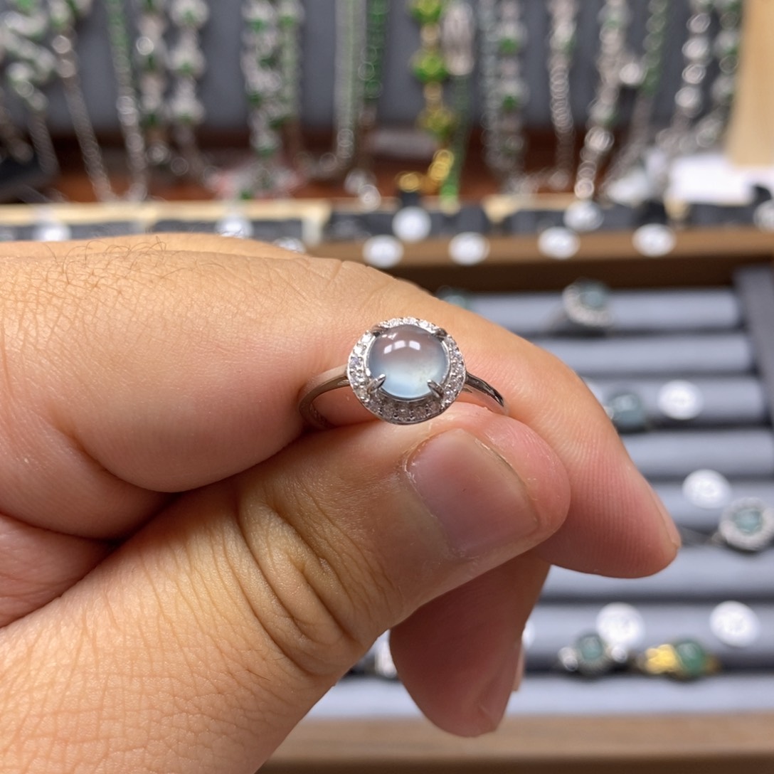 翡翠颈饰银S925镶嵌翡翠戒指