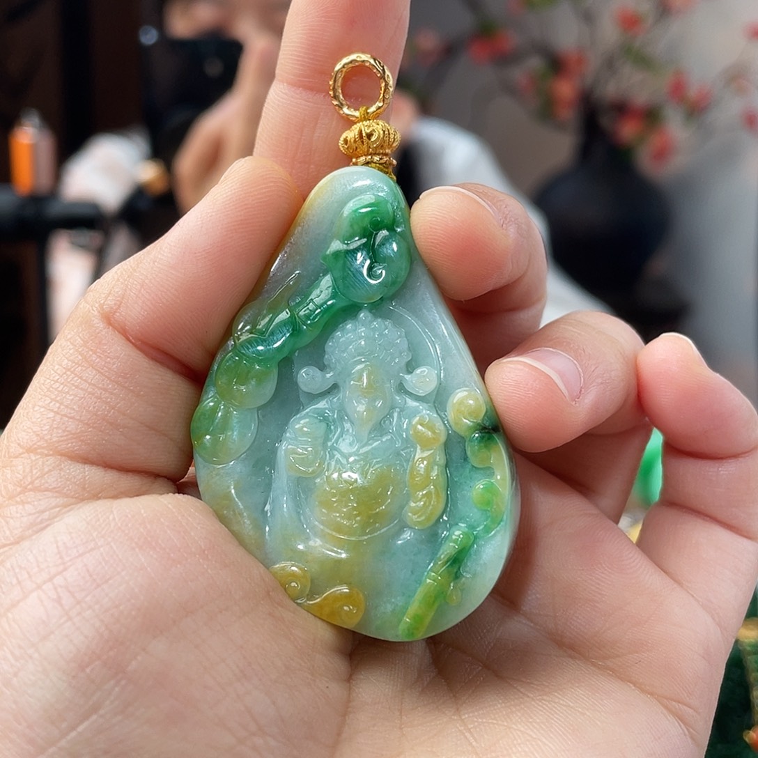 翡翠未镶嵌吊坠(赠链)
